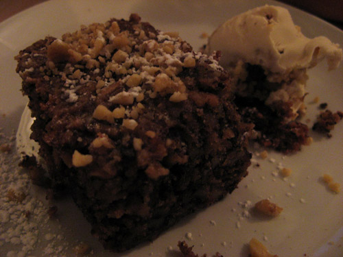 Kefi walnut cake
