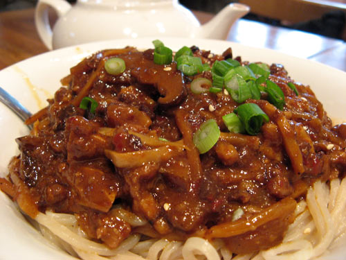 Noodles with Peking sauce