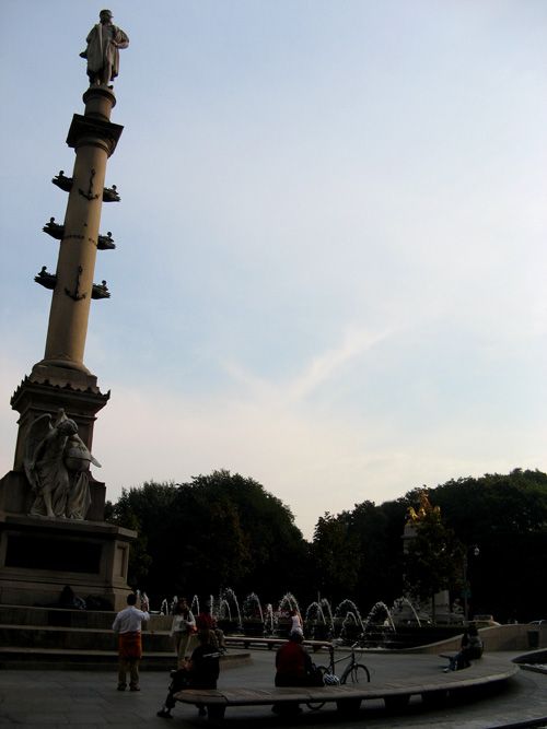 Columbus Circle fountain